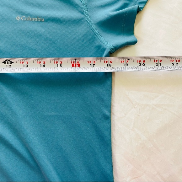 Columbia Women’s size Large workout top - Picture 4 of 7